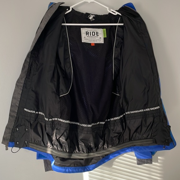 Snowboard jacket - Picture 6 of 10